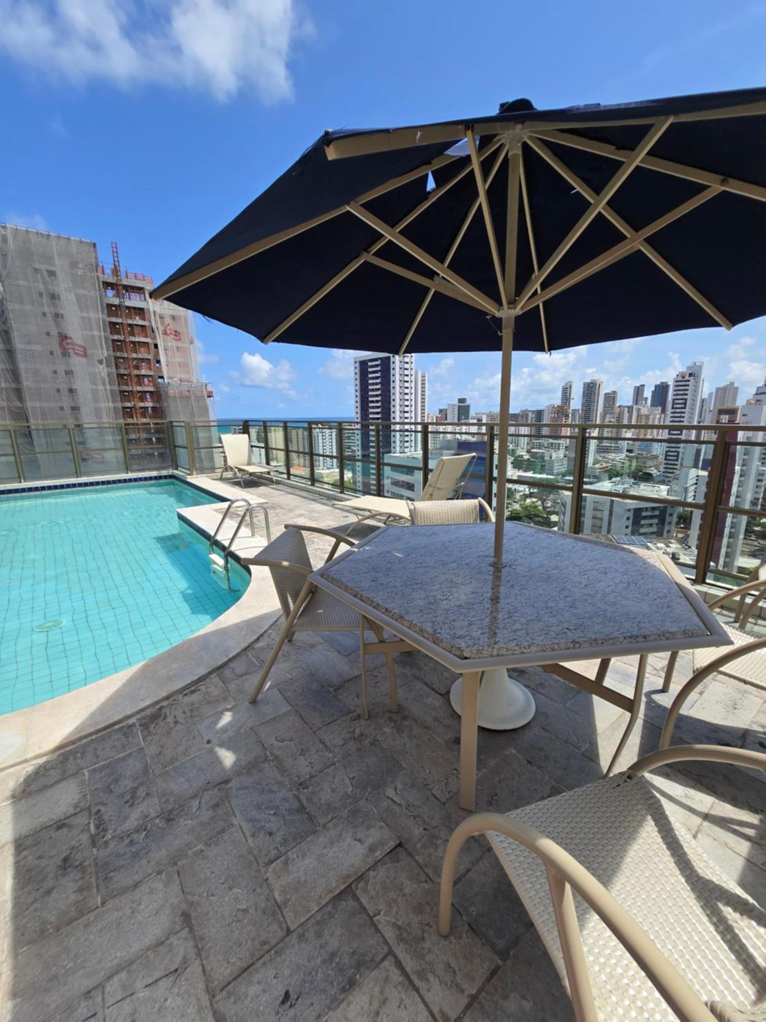 Flat Boa Viagem Alceu Valenca * Recife